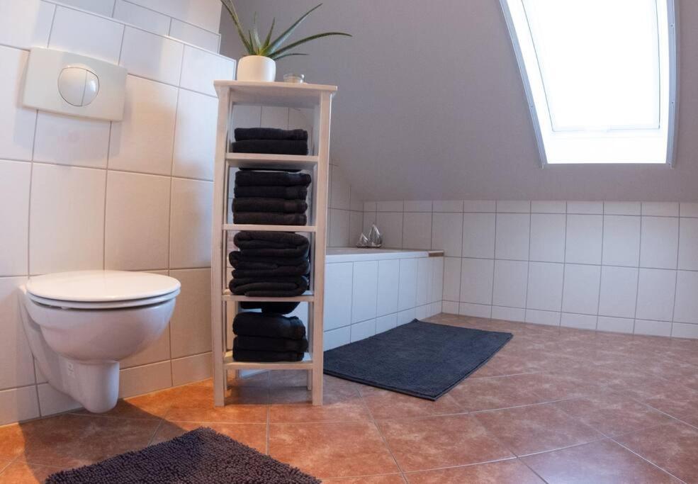 Moderne, Gemuetliche Dg-Wohnung In Ruhiger Lage ノインブルク・フォルム・ヴァルト エクステリア 写真