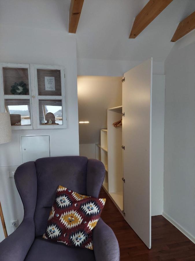 Moderne, Gemuetliche Dg-Wohnung In Ruhiger Lage ノインブルク・フォルム・ヴァルト エクステリア 写真